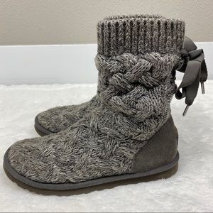 Ugg Lottie gray cable knit tie back boots 8